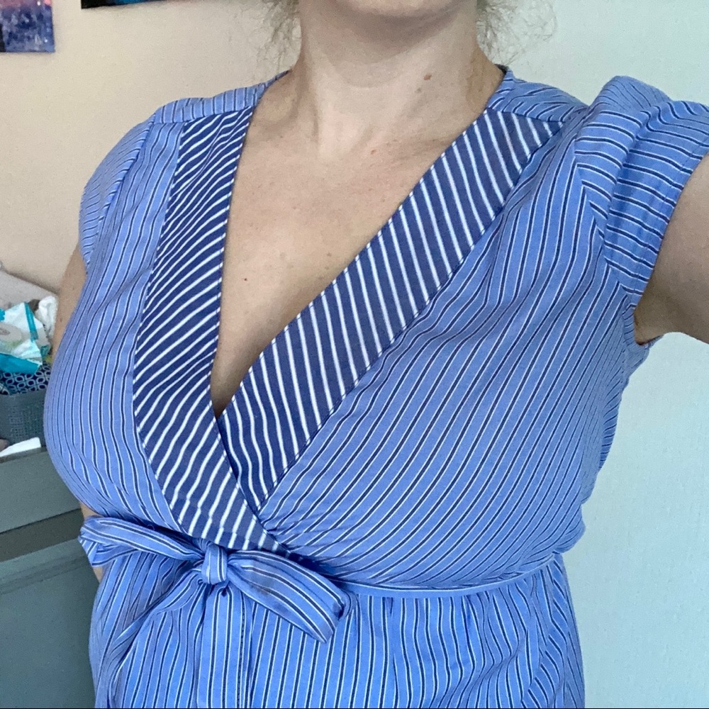 Motherhood maternity blue stripe poplin v-neck top